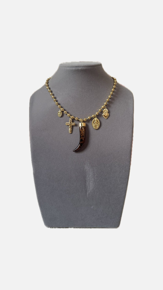 Collana con cornino maculato