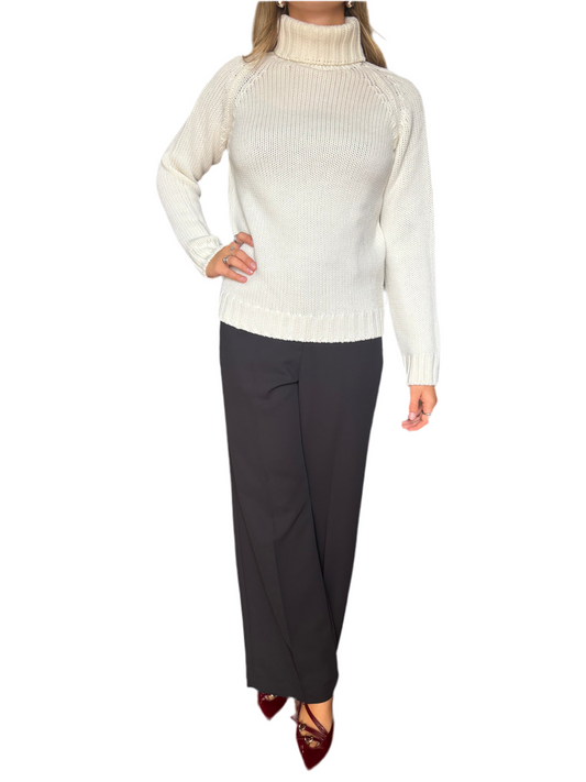 Maglione dolcevita 100% pura lana merino burro
